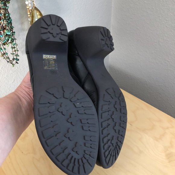 REGARDE LE CIEL Leather Ruched Comfort Booties - Picture 7 of 11